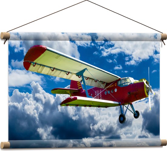 WallClassics - Textielposter - Rood/Geel Vliegtuig in Wolkenvelden - 60x40 cm Foto op Textiel