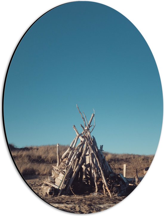 WallClassics - Dibond Ovaal - Tent van Takken in de Duinen - 30x40 cm Foto op Ovaal (Met Ophangsysteem)