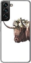 Geschikt voor Samsung Galaxy S22 hoesje - Schotse hooglander - Koe - Rozen - Siliconen Telefoonhoesje