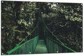 WallClassics - Tuinposter – Groene Brug in Bosgebied - 150x100 cm Foto op Tuinposter  (wanddecoratie voor buiten en binnen)