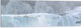 WallClassics - Dibond - Witte Winter Waterval - 120x40 cm Foto op Aluminium (Wanddecoratie van metaal)