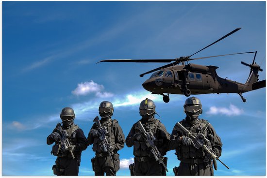 WallClassics - Poster Glanzend – Rij Soldaten bij Legerhelikopter - 90x60 cm Foto op Posterpapier met Glanzende Afwerking