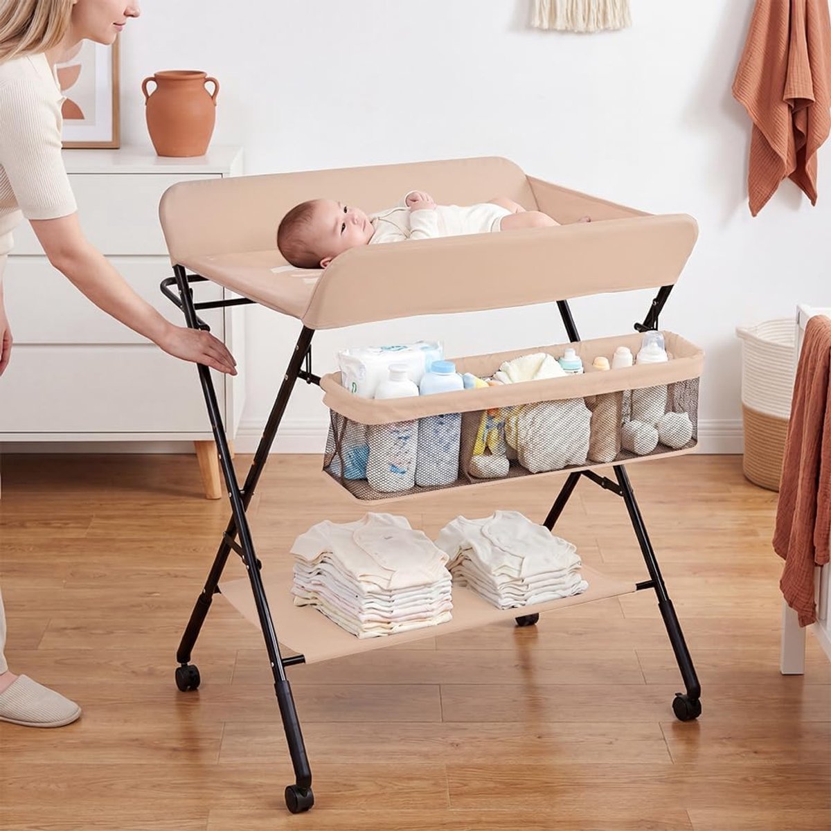 Inklapbare verschoontafel voor pasgeborenen met opbergmand en veiligheidsgordel - Draagbare verschoontafel op wieltjes, in hoogte verstelbaar in 3 posities, ergonomisch (Beige)