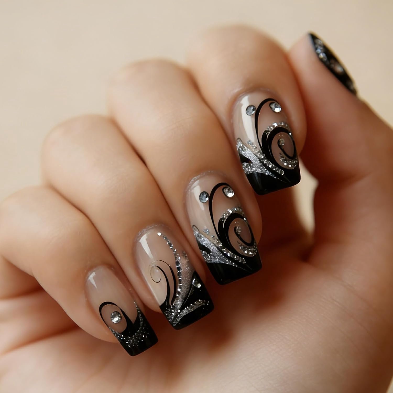 24 stuks press-on nagels, middelgroot, vierkant, zwarte wervels, nepnagels met steentjes en glitter, kunstnagels om op te plakken, met kleefpads en nagelvijl