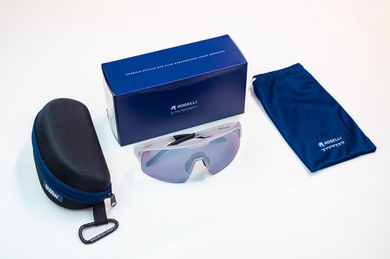 Witte Rogelli sportbril met gespiegelde glazen, in hardcase en met blauw brillenhoesje.