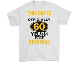 Grappig Verjaardag Shirt – THIS GUY IS OFFICIALLY 60 YEARS OLD ORIGINAL – Verjaardags Outfit – Unisex T-Shirt voor Dames & Heren – Leuk Cadeau