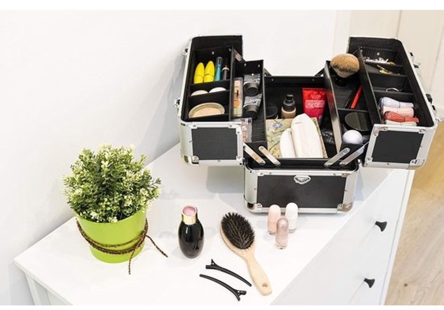 Veelzijdige opbergkoffer van 355 x 240 x 225 mm met ruime, verstelbare compartimenten - kan worden afgesloten - Wordt geleverd met 2 sleutels en een draagriem - koffer voor cosmetica - koffer voor scharen en nagelstylisten