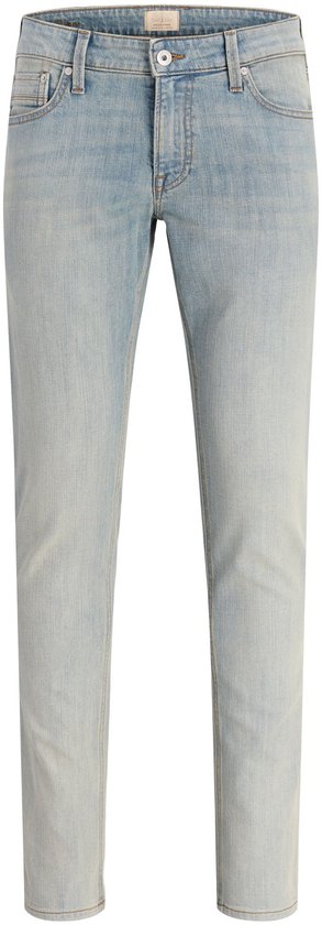 Lichtblauwe slim fit jeans, vooraanzicht op witte achtergrond.