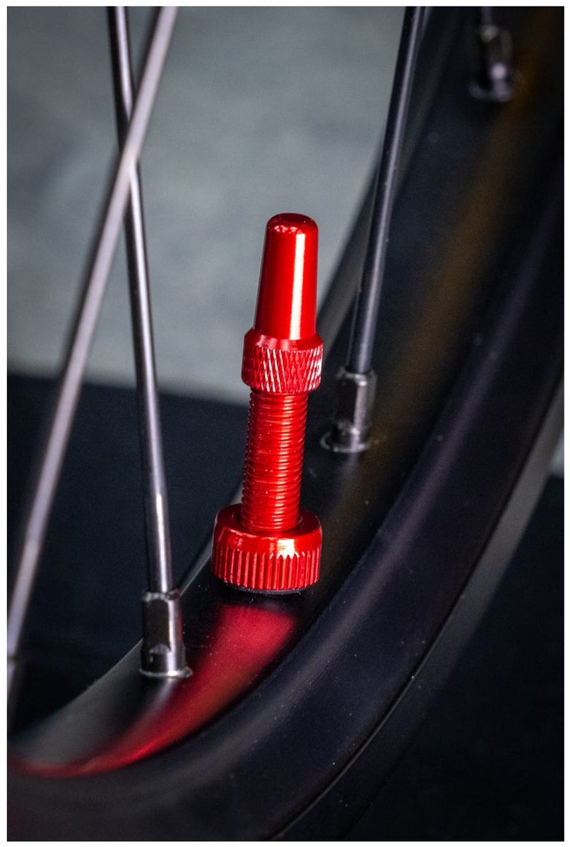 Muc-Off Tubeless Valve Kit V2 - Tubeless Ventielen - 44mm - Rood - 6061 Aluminium - Racefiets en Mountainbike thumbnail 2