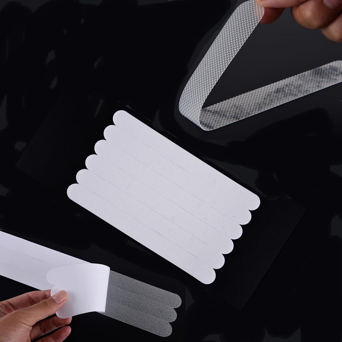 Badkuipstickers Antislip 24 stuks Grip Stickers Helder met Strips & Schraper voor Badkamer, Badkuip, Trappen en Glad Oppervlak - 2 x 20 cm