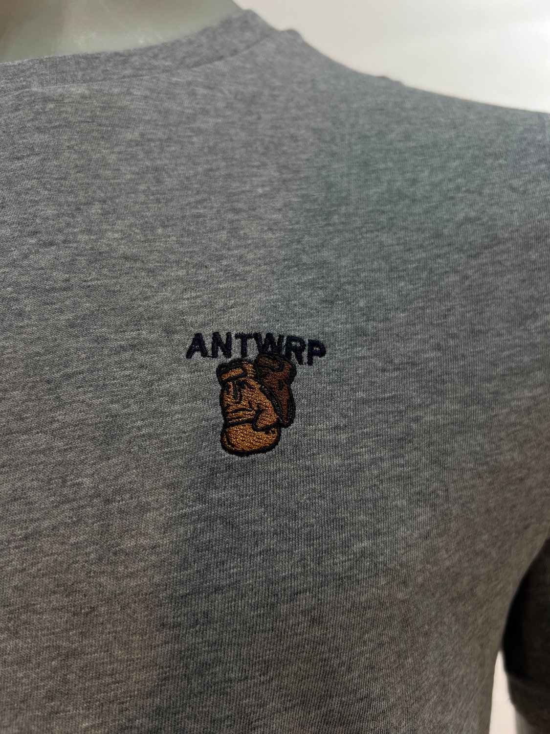Antwrp T-shirt lichtgrijs met geborduurd logo en omgeslagen mouwen voor heren - L (40)
