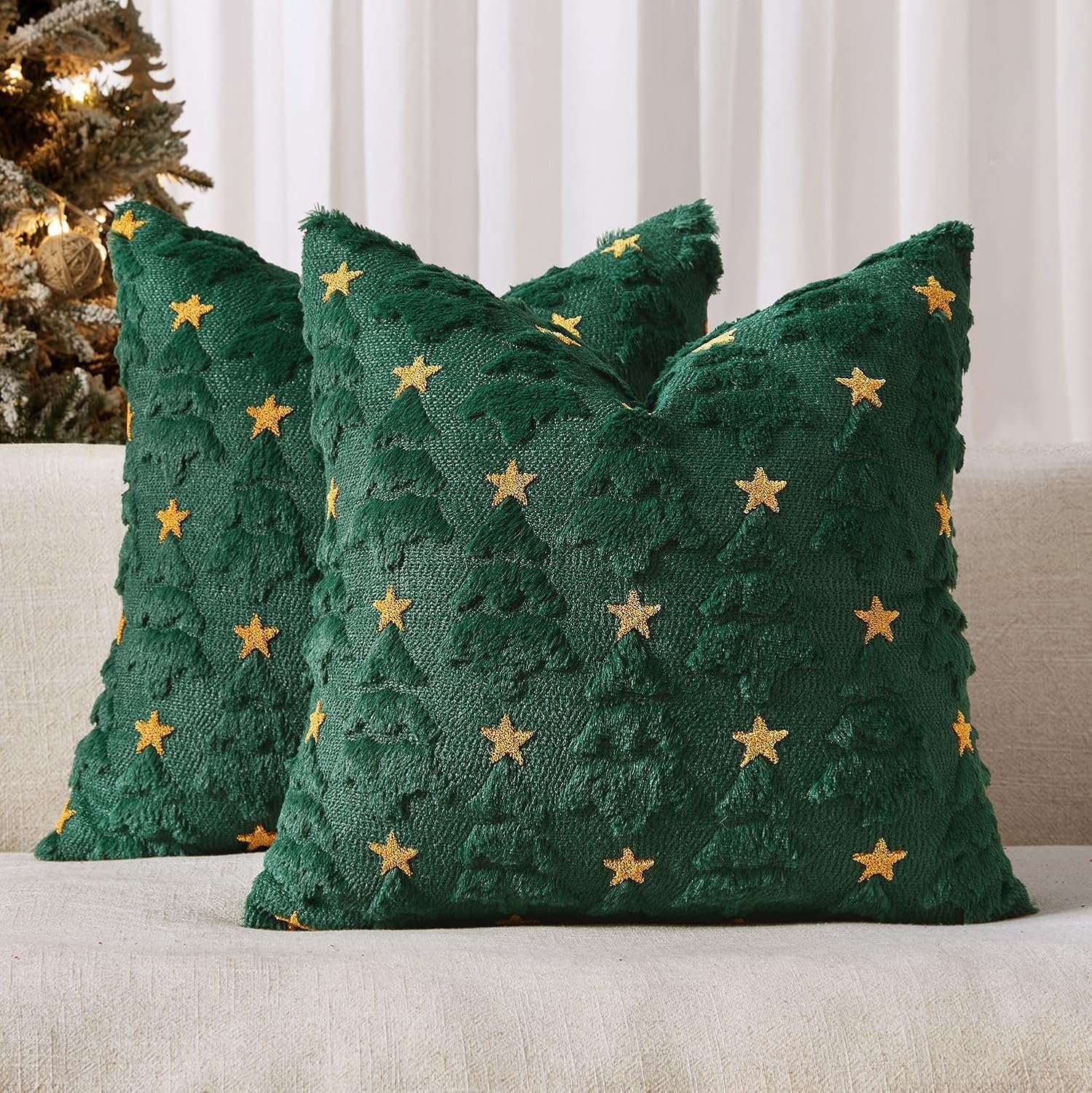 QTTVBTNA 2 Stuks Kerst Kussenhoezen 45x45 cm – Luxe Sierkussenhoezen met Kerstboompatroon – Zachte Winter Kussenhoes voor Sofa, Slaapkamer en Woonkamer – Donkergroen