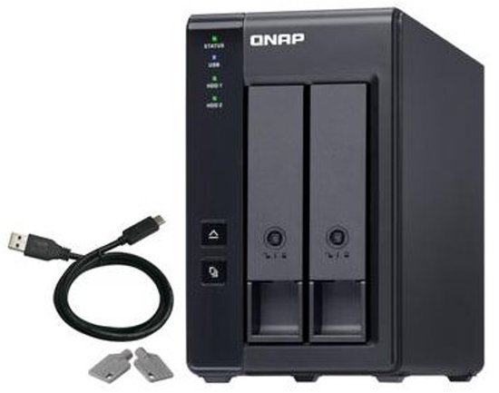 Zwarte QNAP TR-002 netwerkopslag met twee sleuven, USB-kabel en twee bijbehorende sleutels.