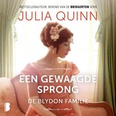 Boekomslag van 'Een gewaagde sprong' door Julia Quinn. Vrouwenportret in roze jurk, met bloemen in het haar.