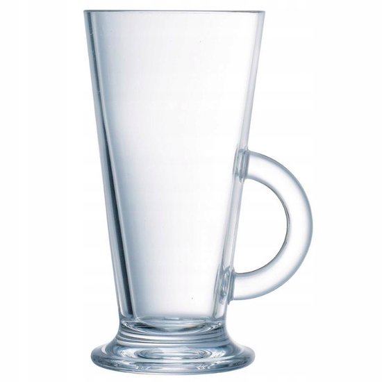 Un verre Arcoroc Latino, 29 cl, transparent, avec un pied étroit et une anse ronde.