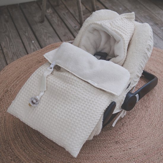 Koeka Maxi Cosi voetenzak Oslo - wafelstof met teddy - naturel van Koeka — afbeelding 5