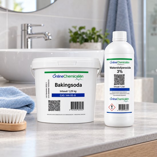 Een emmer 1,25 kg Baking Soda en een 1 liter fles 3% Waterstofperoxide van OnlineChemicaliën op een stenen aanrechtblad.