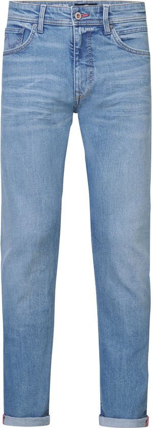 Lichtblauwe Petrol Industries jeans met rechte pasvorm, 5 zakken en omgeslagen broekspijpen.
