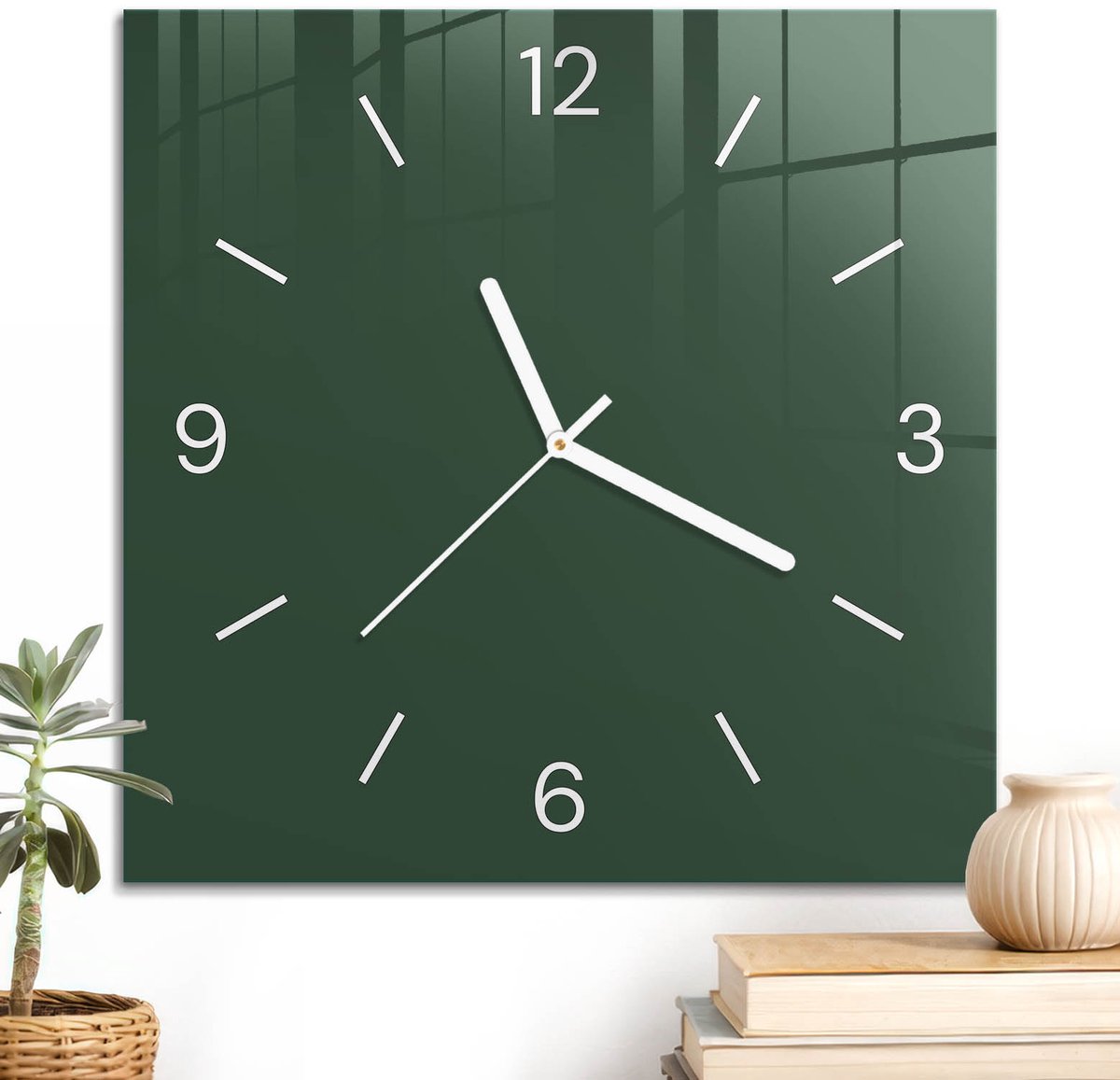 ArtPrintCave Groene Glazen Klok - 30x30 cm - Wandklok Vierkant - Flesgroen Stille Wandklok - Abstractie Wandklok Keuken - Witte Klokwijzers