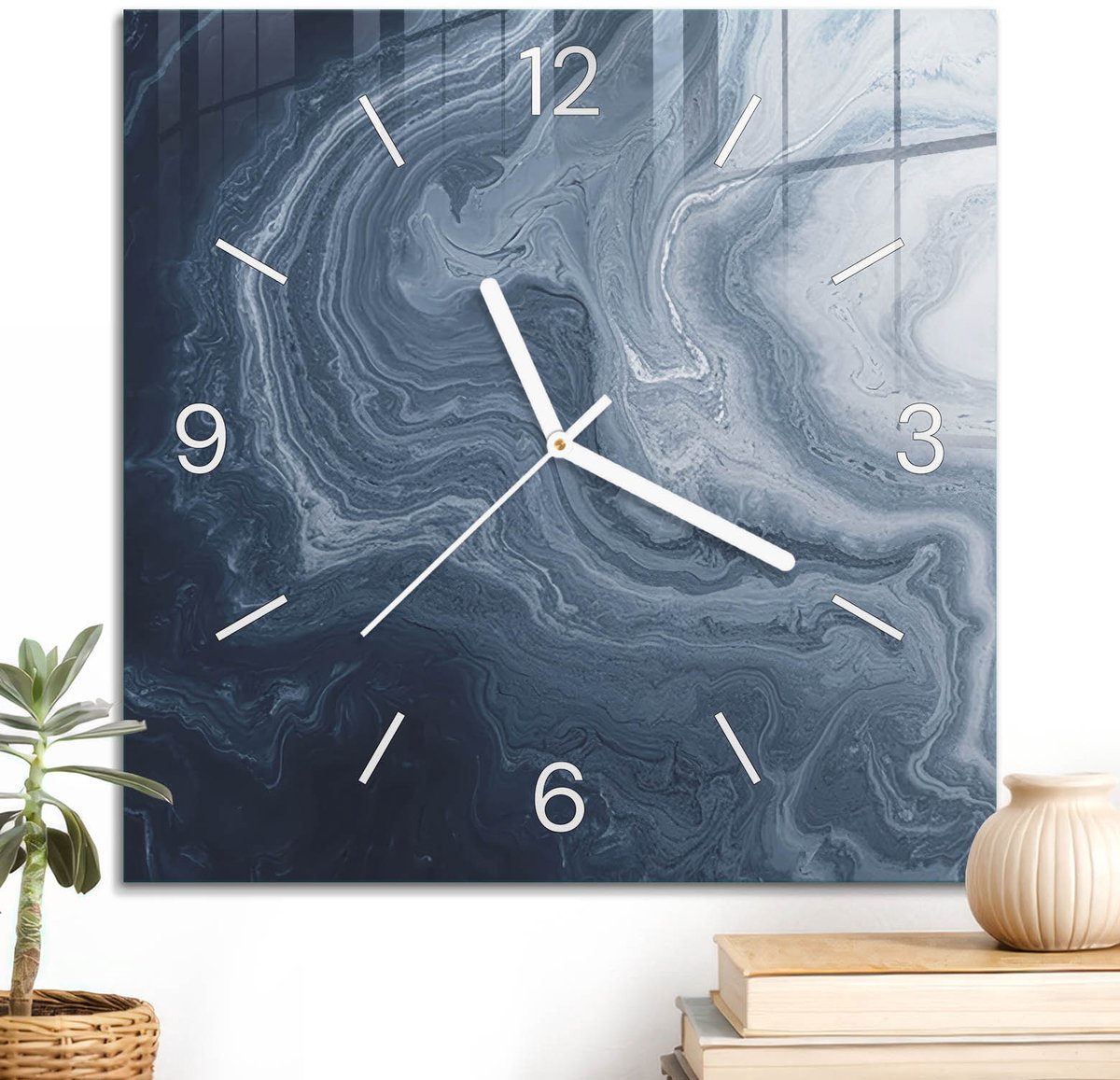 ArtPrintCave Blauw Glazen Klok - 30x30 cm - Wandklok Vierkant - Vloeistofabstractie Wandklok Keuken - Kunst Unieke Klok - Witte Klokwijzers