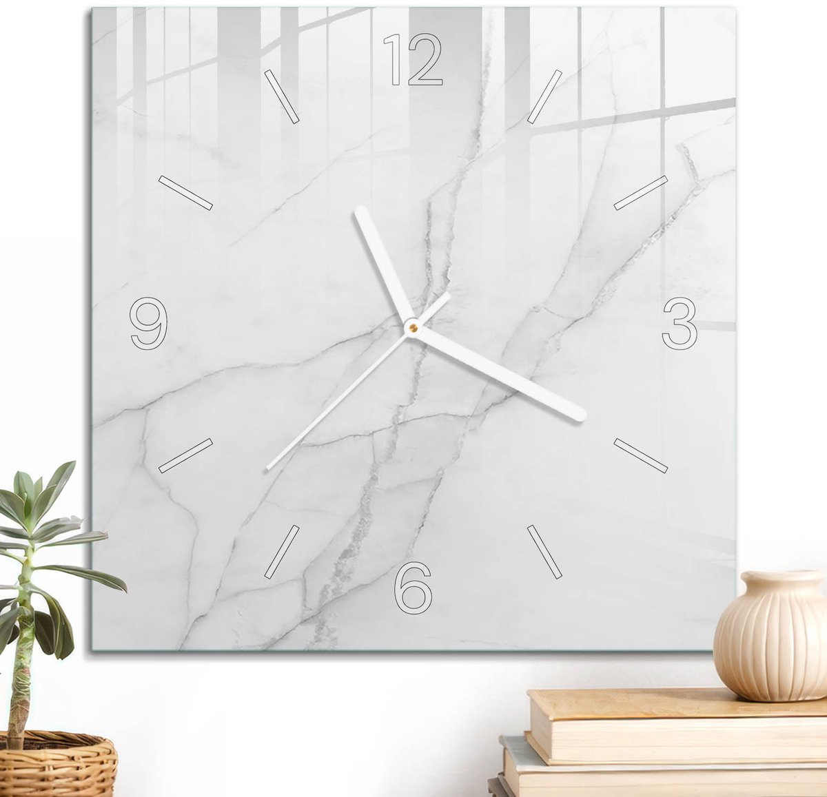 ArtPrintCave Wit Glazen Klok - 30x30 cm - Wandklok Vierkant - Marmertextuur Stille Wandklok - Abstractie Wandklok Keuken - Witte Klokwijzers