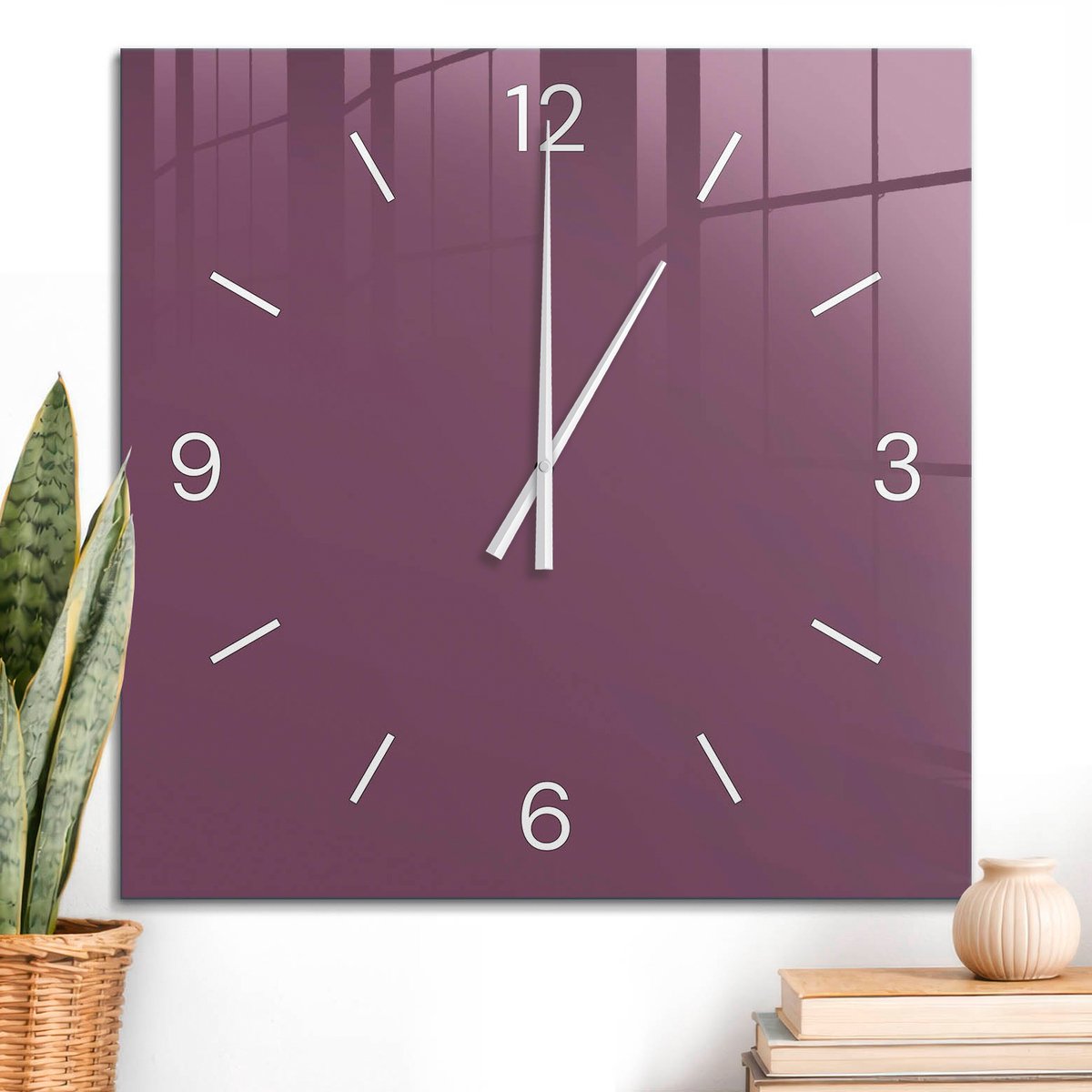 ArtPrintCave Bordeaux Glazen Klok - 60x60 cm - Wandklok Vierkant - Paarse Kleur Wandklok Keuken - Abstractie Unieke Klok - Witte Klokwijzers