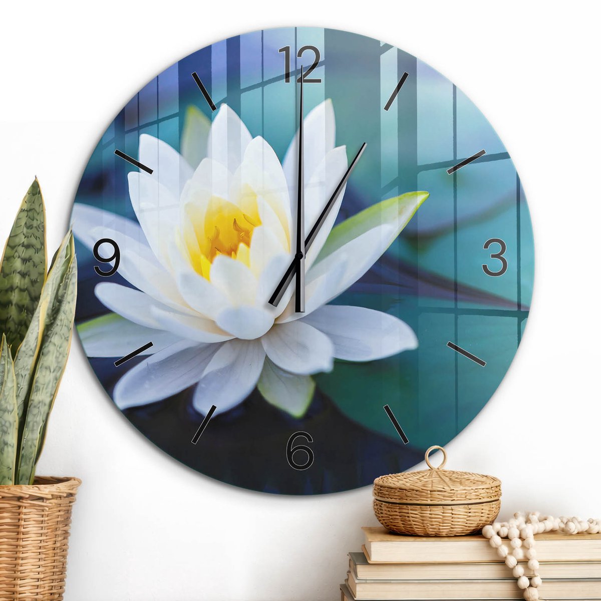 ArtPrintCave Wit Glazen Klok - Wandklok 60 cm - Muurklok Rond - Waterlelie Unieke Klok - Bloemen En Planten Stille Wandklok - Zwarte Klokwijzers