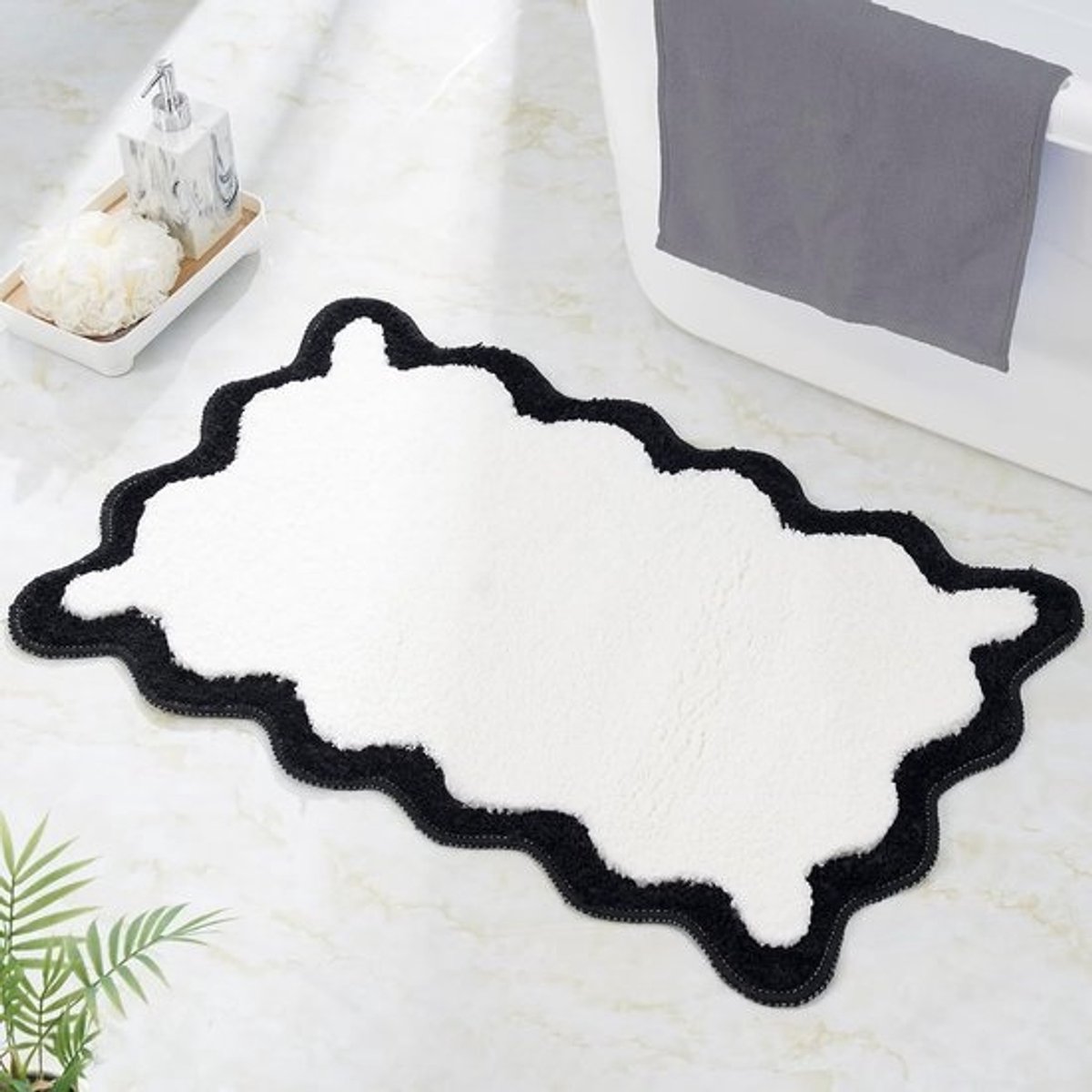 Luxe schattige badkamertapijten - Witte badmat met zwarte geschulpte rand - Extra zachte antislip badkamermat voor bad en douche