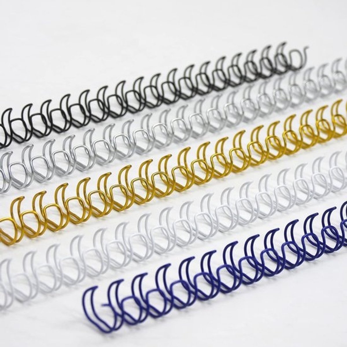 Draadbinders 7,9 mm met 34 lussen - 3:1 pitch, A4, 40 vellen, 100 stuks multicolor
