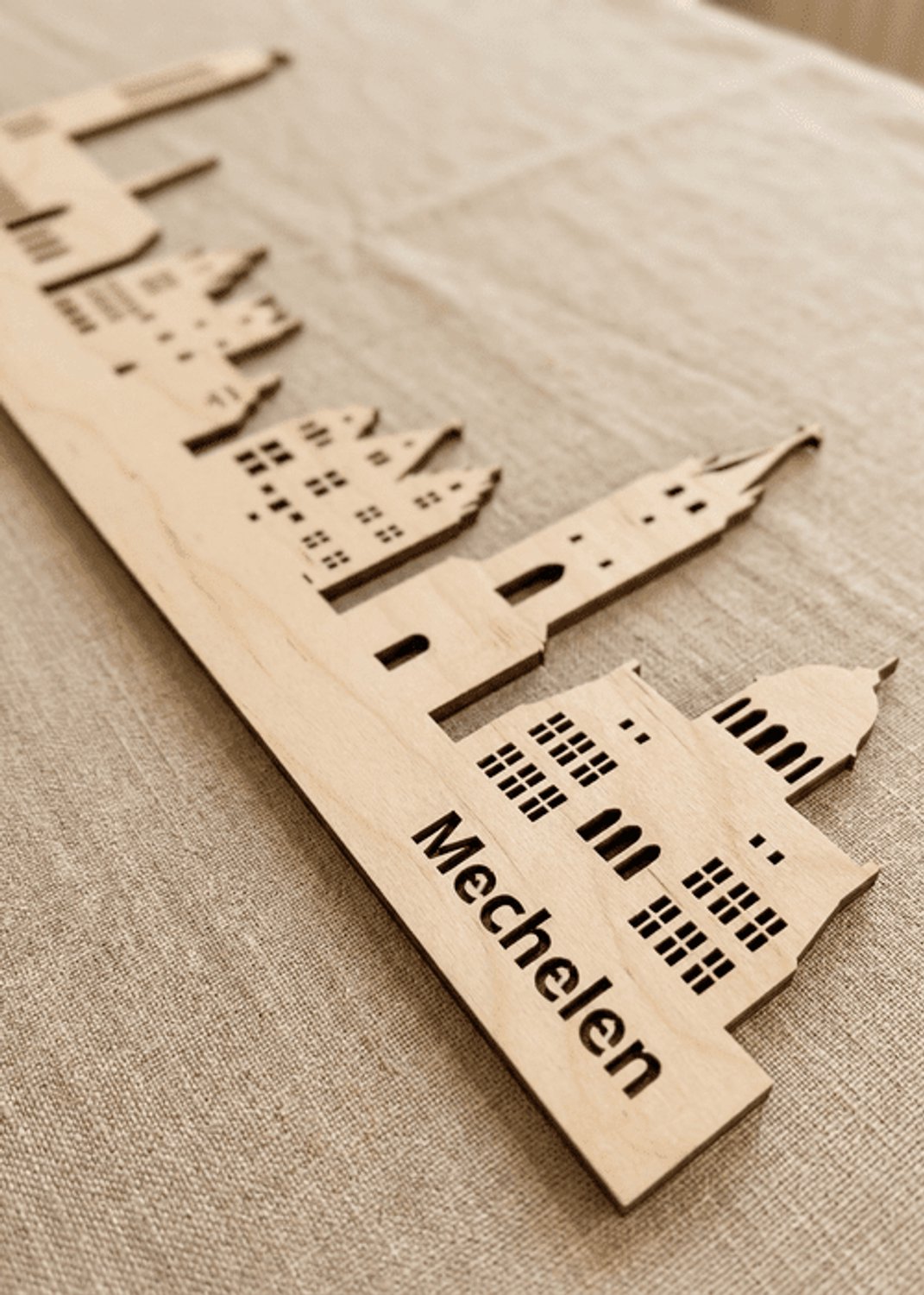 Houten Skyline Mechelen | Wanddecoratie voor aan de muur | Berken | 100 x 19 cm