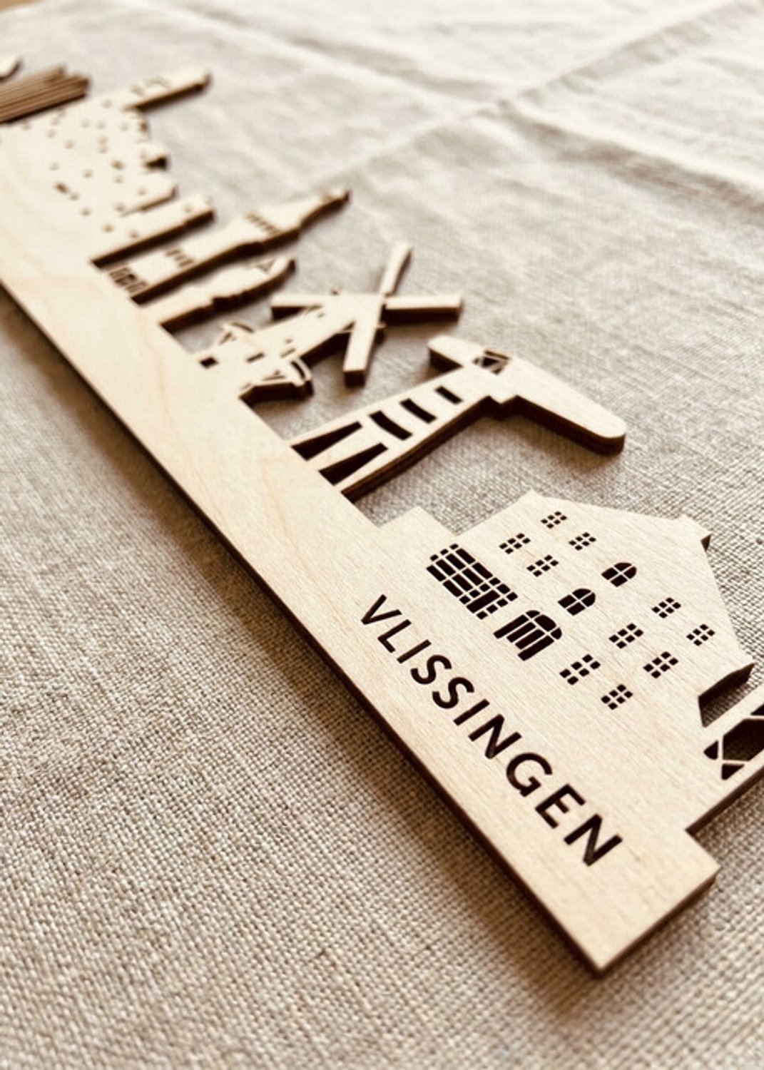 Houten Skyline Vlissingen | Wanddecoratie voor aan de muur | Berken | 100 cm breed