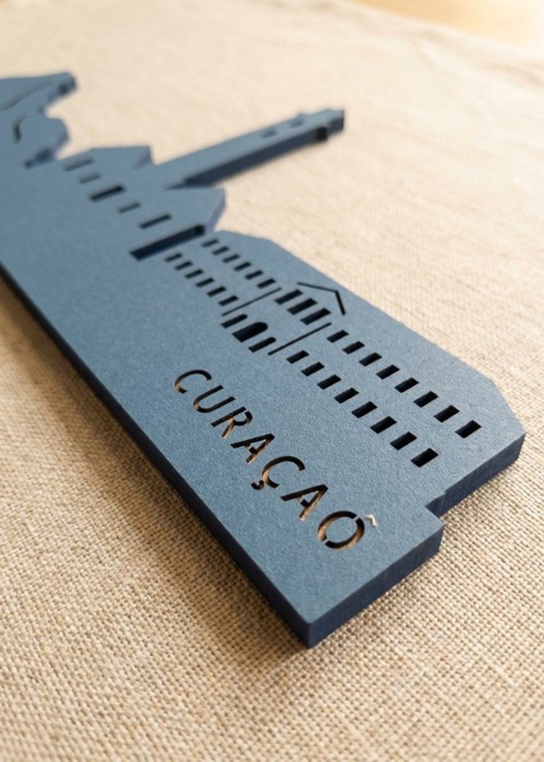 Houten Skyline Curaçao | Wanddecoratie voor aan de muur | Blauw MDF | 100 x 18 cm