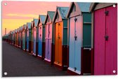 Tuinposter – Gekleurde Strandhuisjes - 90x60cm Foto op Tuinposter  (wanddecoratie voor buiten en binnen)