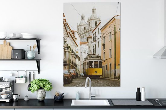 Le célèbre tramway jaune traverse la toile de Lisbonne 80x120 cm - Tirage photo sur toile (Décoration murale salon / chambre)