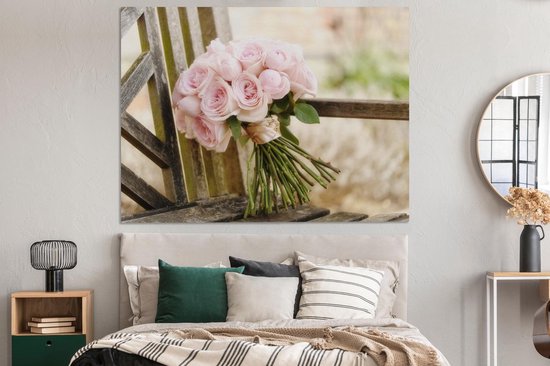Un bouquet de roses roses sur un banc en bois Toile 160x120 cm - Tirage photo sur Toile (Décoration murale salon / chambre) / Peintures Fleurs sur toile XXL / Groot format!