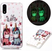 Voor Samsung Galaxy A01 Lichtgevende TPU zachte beschermhoes (paar eenhoorn)