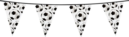 Vlaggenlijn met zwart-wit voetbalprint op witte driehoekige vlaggetjes.