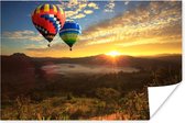 Kleurrijke hete luchtballon vliegt bij zonsopgang Poster 120x80 cm - Foto print op Poster (wanddecoratie woonkamer / slaapkamer) / Voertuigen Poster