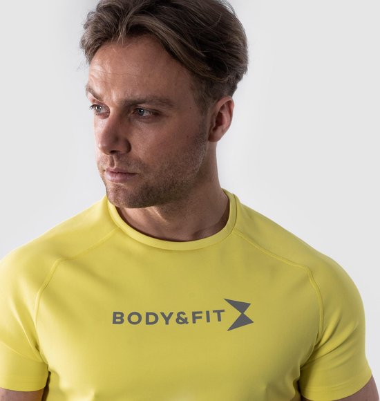 Body & Fit Hero Motion T-Shirt - Sportshirt Heren - Fitness Top Mannen – Maat L - Geel