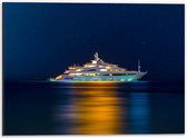Dibond - Cruiseschip op Zee onder Sterrenhemel - 40x30cm Foto op Aluminium (Met Ophangsysteem)