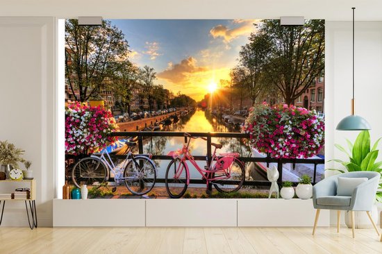 Behang - Fotobehang Fiets - Amsterdam - Lente - Breedte 360 cm x hoogte 240 cm