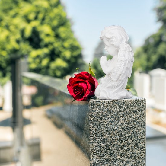 beeldje engel - biddend - weervast - wit