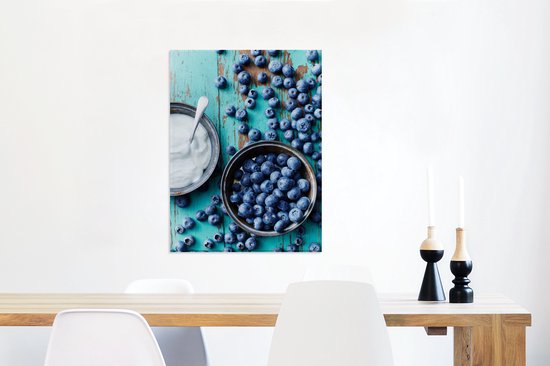 Canvas schilderij 60x80 cm - Wanddecoratie Blauwe bes - Yoghurt - Schaal - Tafel - Muurdecoratie woonkamer - Slaapkamer decoratie - Kamer accessoires - Schilderijen op canvas