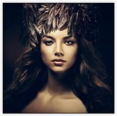 Vrouw met veren in het haar - Foto op Akoestisch paneel - 100 x 100 cm
