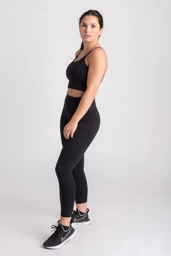 Aesthetic Wolf Varsity Crop Top Dames - Zwart - Small | bol.com