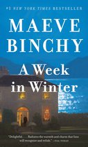 Boek "A Week in Winter" van Maeve Binchy, met een huis bij maanlicht aan het water.