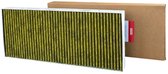 Koolstoffilter met een rechthoekige vorm en een groenachtig, geplooid filtermedium in een metalen frame. Inclusief kartonnen verpakking met rode label.
