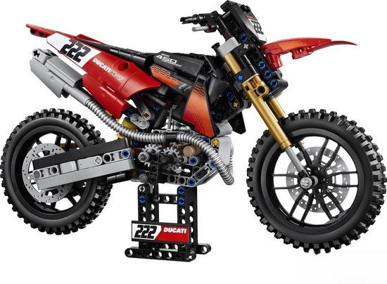 Lego Technic Ducati motorfiets op display stand, rood met zwarte en gouden details. Nummer 222.