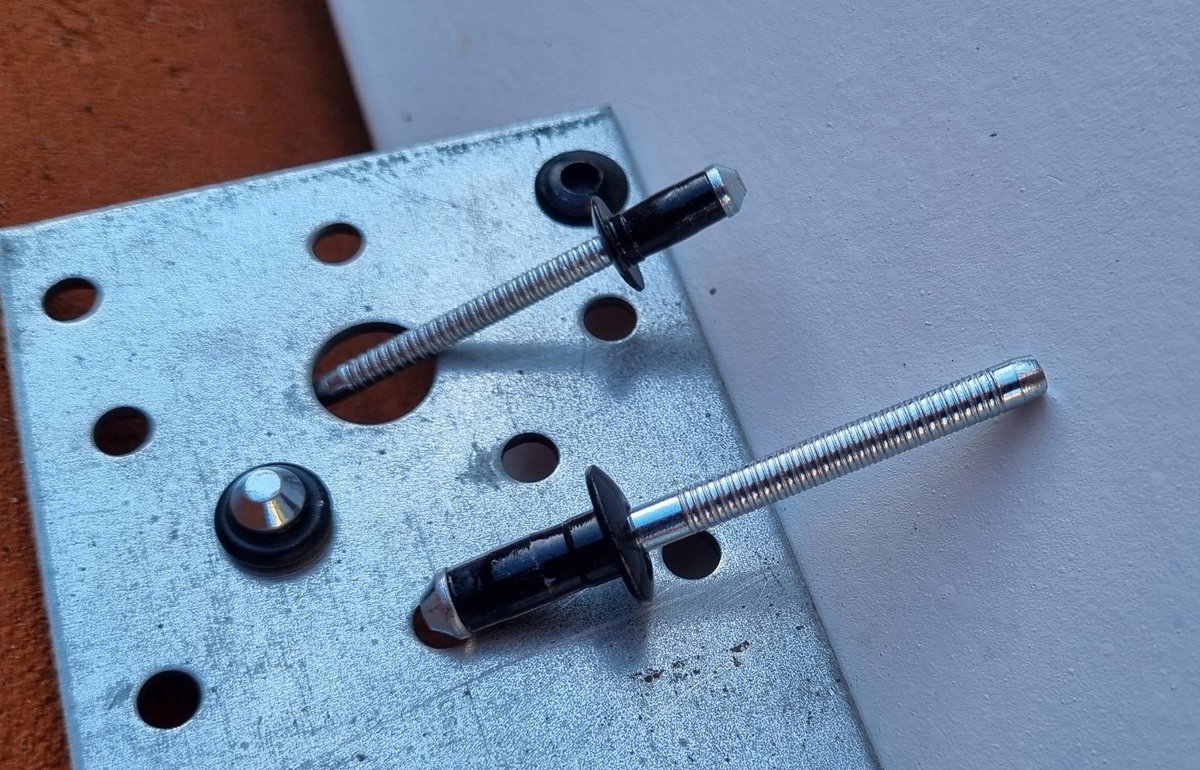 Zwarte stalen klinknagels 4.8x14mm, 100 stuks, voor 3-6mm dikte