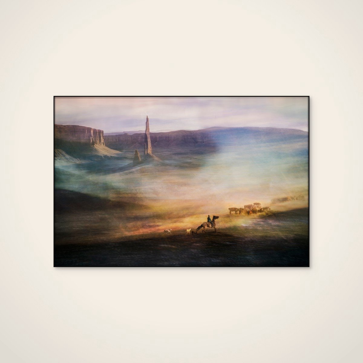Akoestisch schilderij - 120 x 80 cm - Misty Western Cattle Drive van Shenshen Dou - Abstracte wanddecoratie - zwart textielframe
